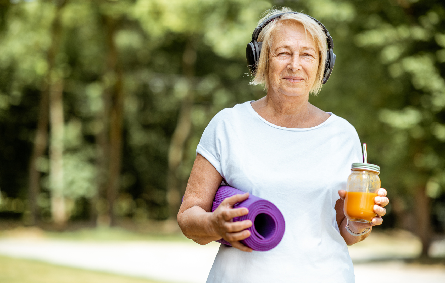 Embracing podcasts as a healthy pastime for older people Image