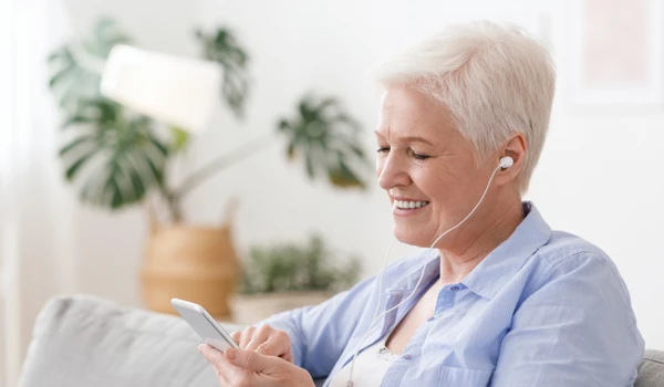 Embracing podcasts as a healthy pastime for older people