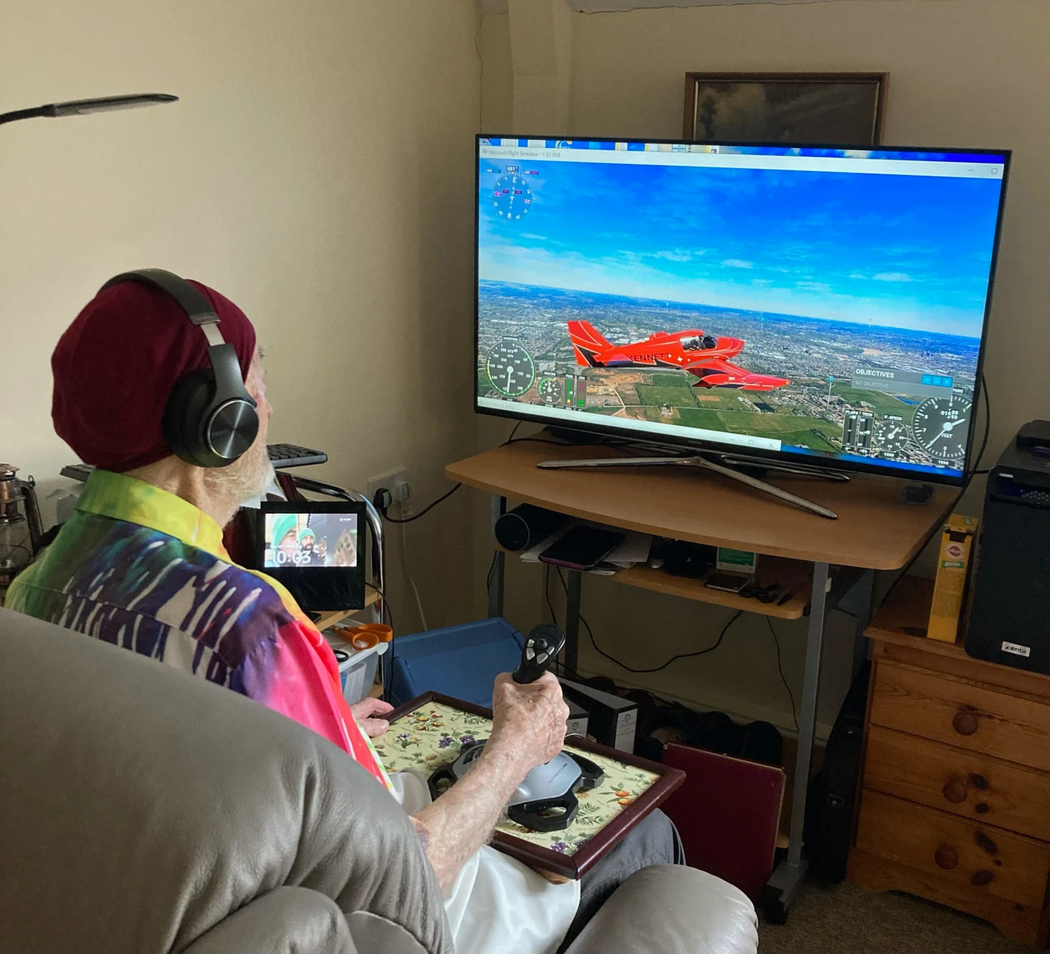 David on his flight simulator