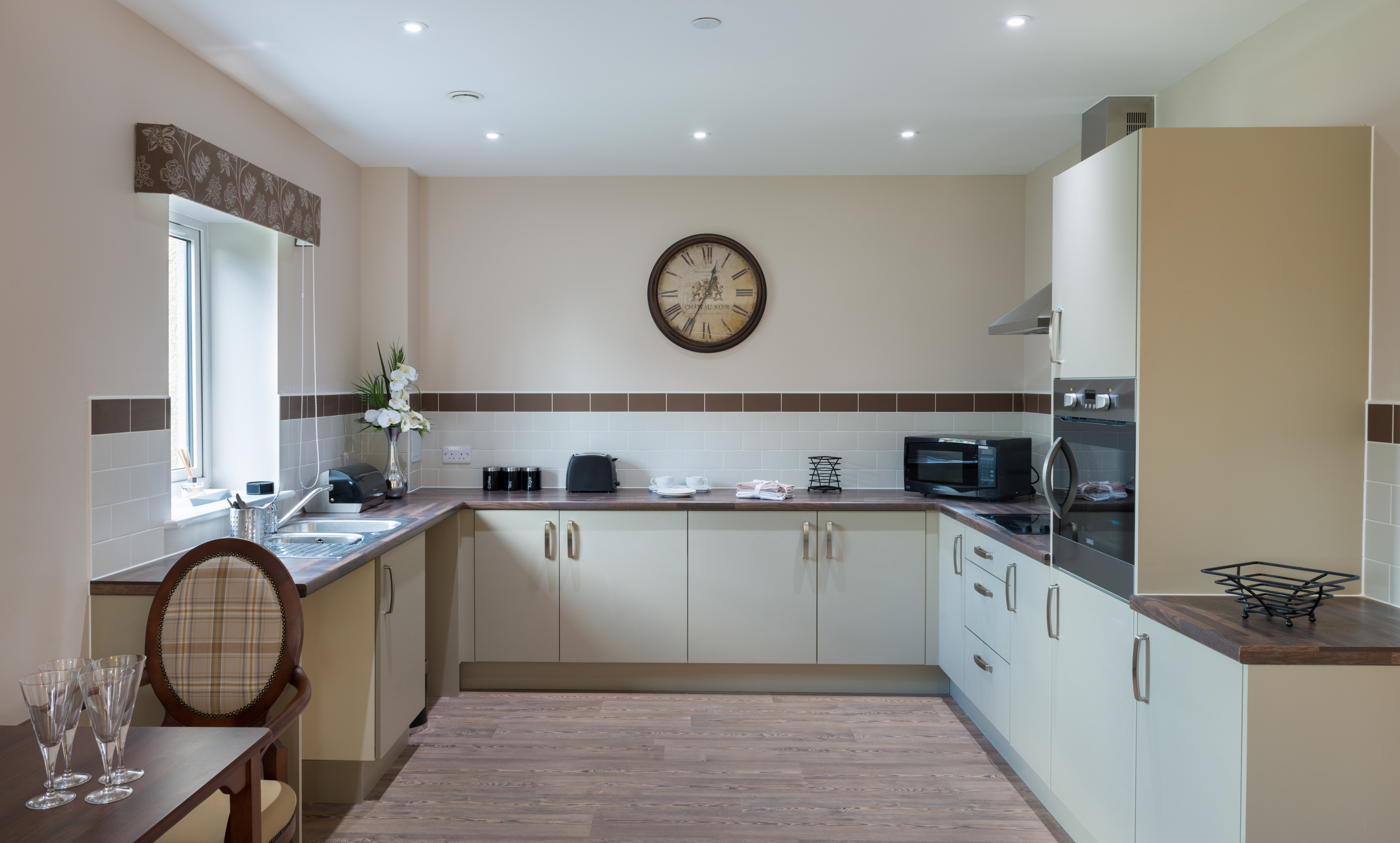 Fully functional fitted kitchen Image