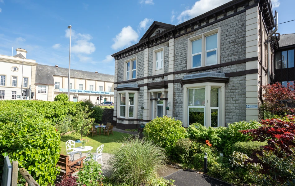 entrance-to-Abbeyfield House, Ulverston LA12 0BY