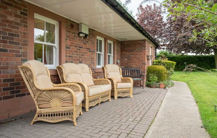 outdoor-seating-area-on-the-patio-at-loveday-house.jpg